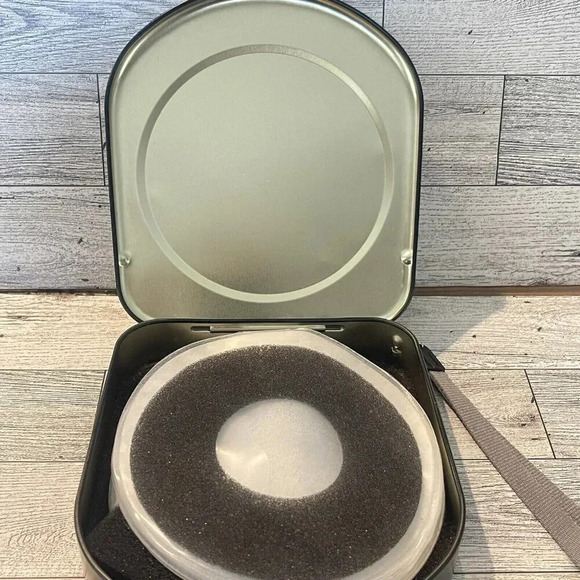 Dale Earnhardt Jr NASCAR CD Storage Tin With Sleeves Winners Circle - Picture 6 of 9